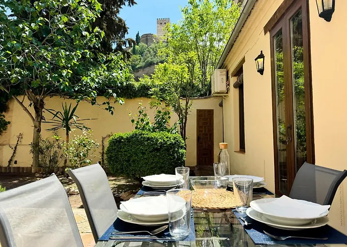 Casa Junto A La Alhambra Con Vistas Y Jardín Privado