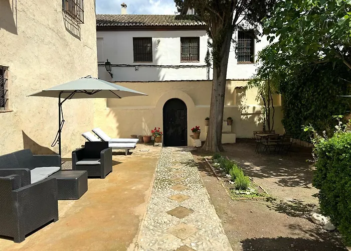 Casa Junto A La Alhambra Con Vistas Y Jardín Privado